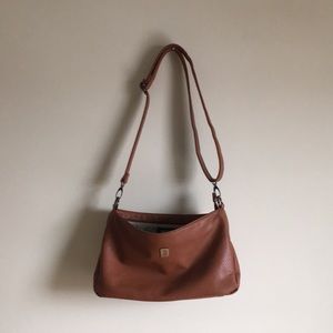 Brooklyn Industries Purse Adjusts to Cross-body!
